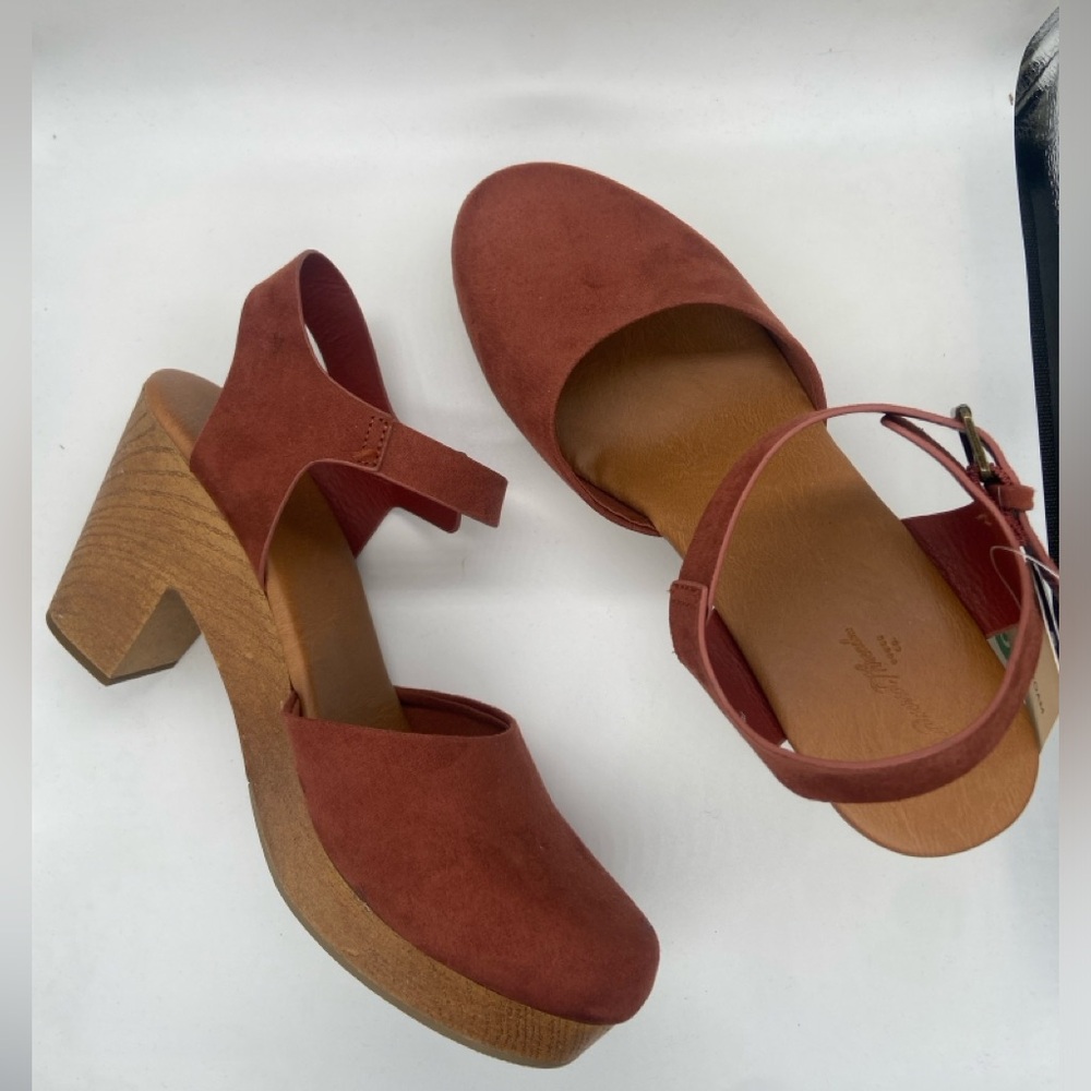 Universal Thread Women's Platform Shoes in Rust Brown - Picture 1 of 4